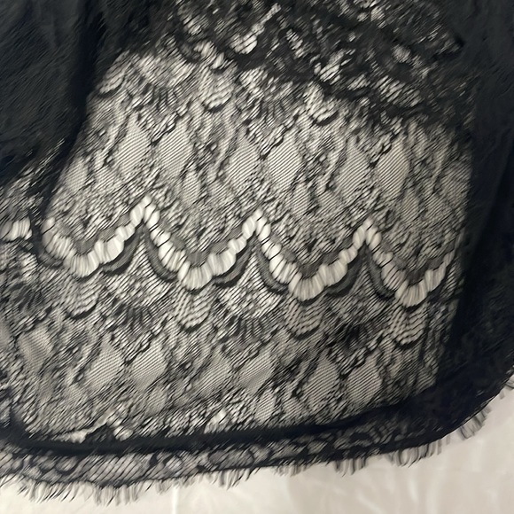 Must have little black dress ! - Picture 6 of 6